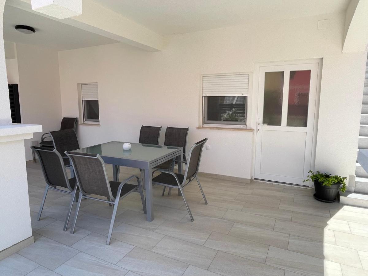 Apartmenthouse Ines Vir Exteriér fotografie